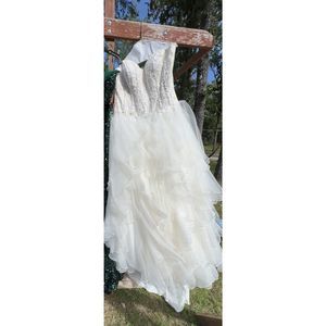 White Oleg Cassini Size 14 Ball gown dress